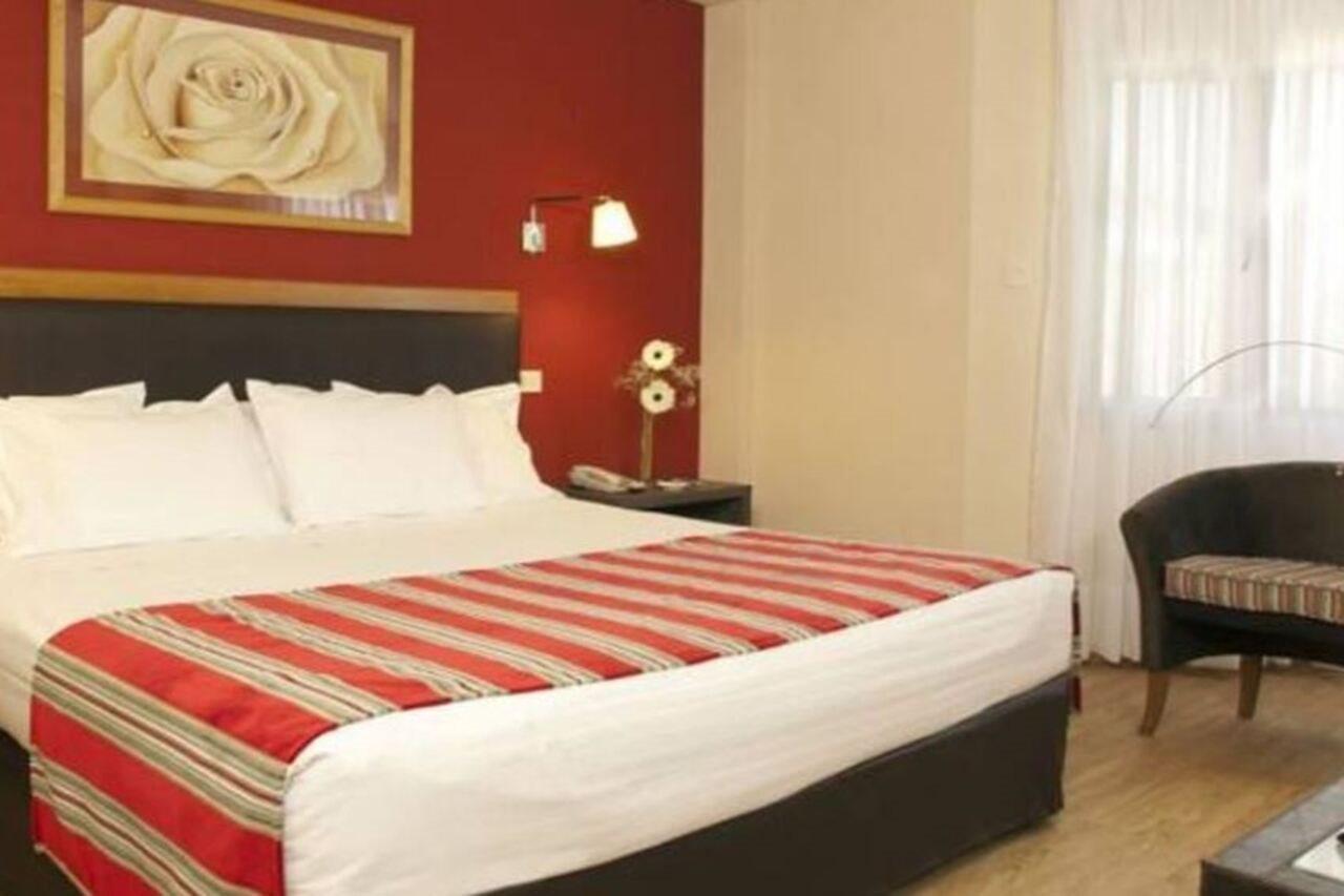 Land Express Neuquen Hotel Buitenkant foto