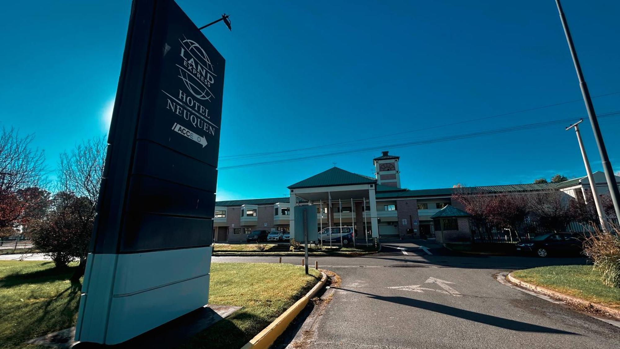 Land Express Neuquen Hotel Buitenkant foto