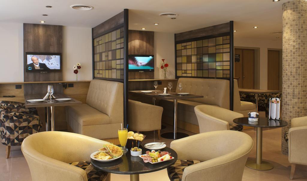 Land Express Neuquen Hotel Buitenkant foto