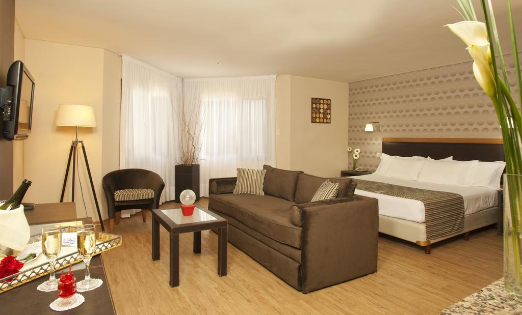 Land Express Neuquen Hotel Buitenkant foto