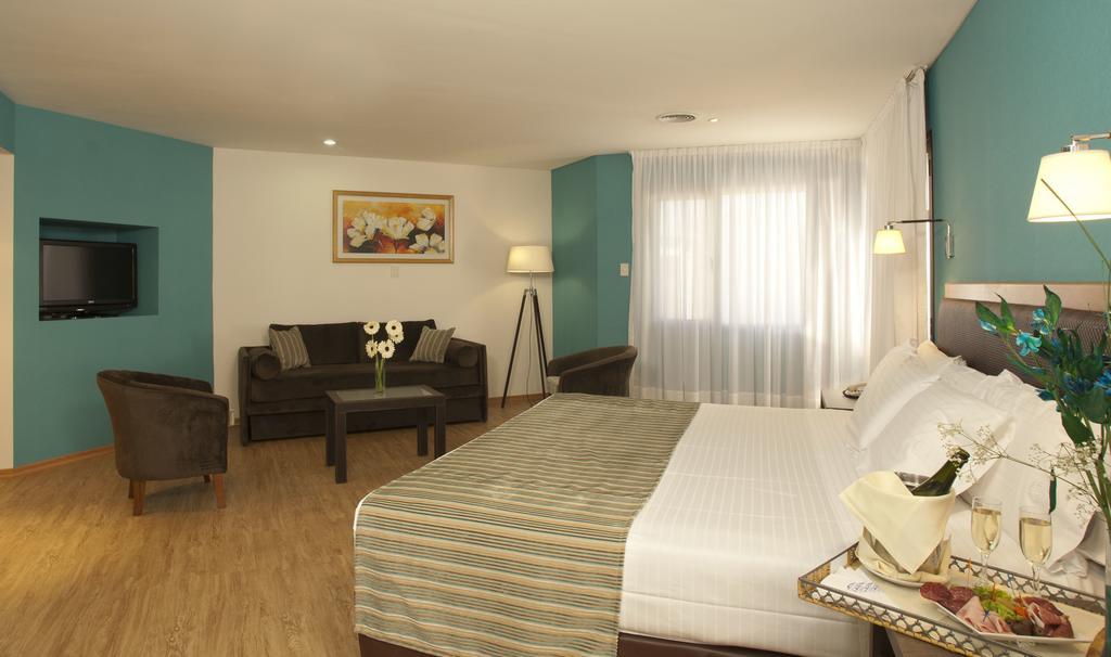 Land Express Neuquen Hotel Buitenkant foto