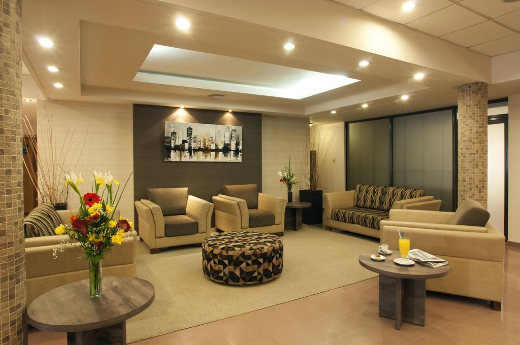 Land Express Neuquen Hotel Buitenkant foto